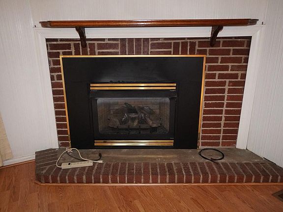 4th image of 354 Jefferson Ave