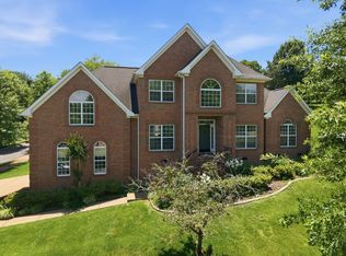 1046 Island Brook Dr, Hendersonville, TN 37075
