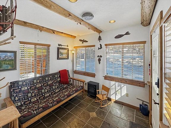 4th image of 450 Georgia St