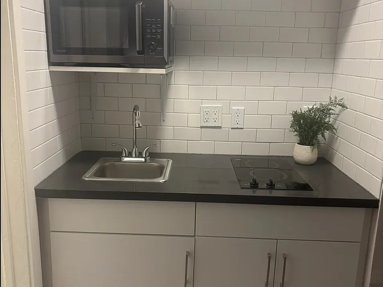 Belcrest Apartments — Photo 4