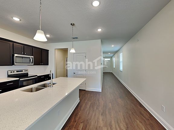 3rd image of 114 Elcano Ln