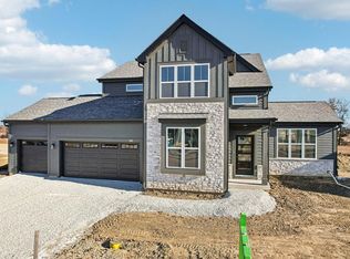 9198 S Overlook Way, Franklin, WI 53132