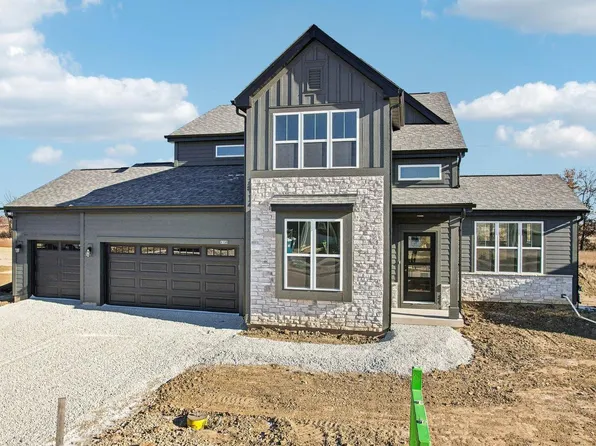 9198 South Overlook WAY, Franklin, WI 53132