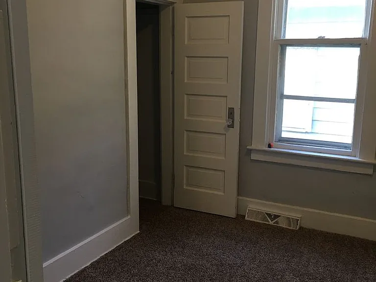 708 Frederick St — Photo 5