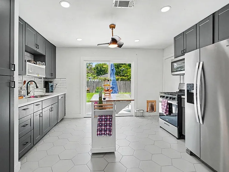 5226 Pomander Rd — Photo 11