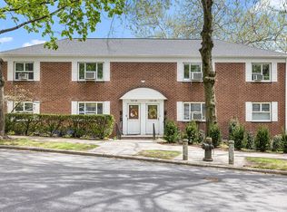 220-04 Stronghurst Ave #L, Queens Village, NY 11427
