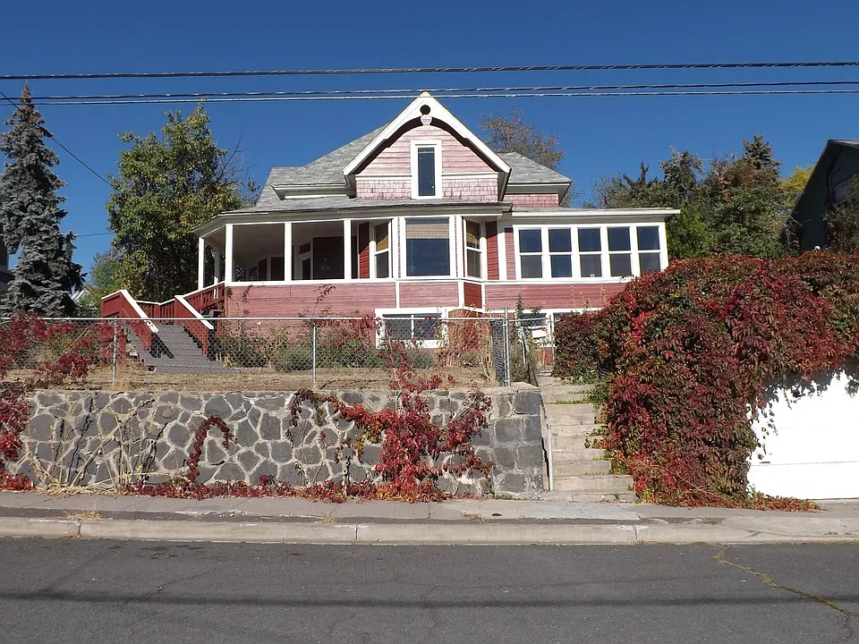 69 Pine St