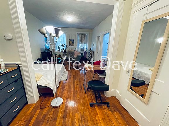 3rd image of 1377 Commonwealth Ave APT 2