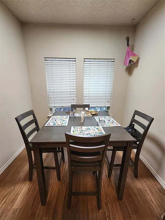 2 bed, 2.0 bath, 798 sqft, $1,600 — Photo 4