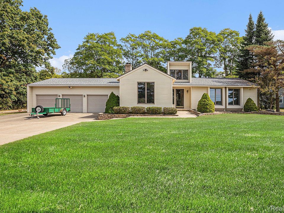1st image of 7630 Parkwood Dr
