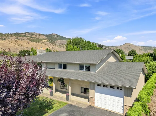 718 Clements Ct, Kamloops, BC V2B 8C2