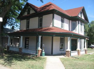 202 W Walnut St, Herington, KS 67449
