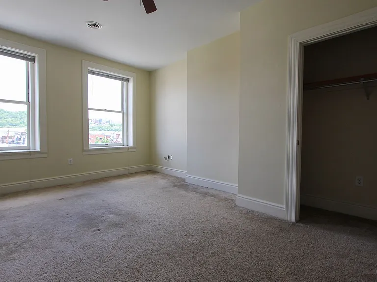 2336-2338 E Carson St — Photo 10