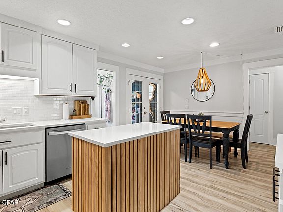 4th image of 506 Dolphin Dr