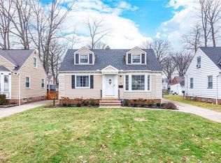 533 Huntmere Dr, Bay Village, OH