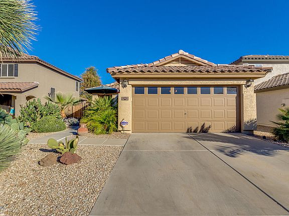 2nd image of 1096 E Lakeview Dr