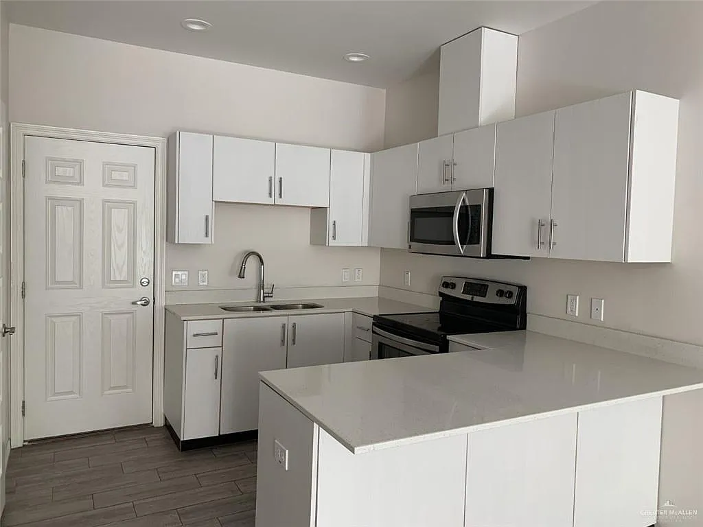 Building Photo - 416 Teague Ave #2