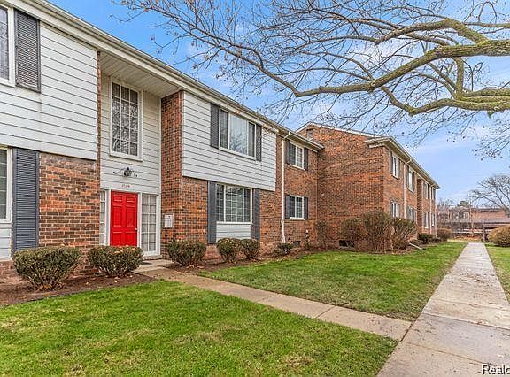 2nd image of 25316 Shiawassee Cir APT 104