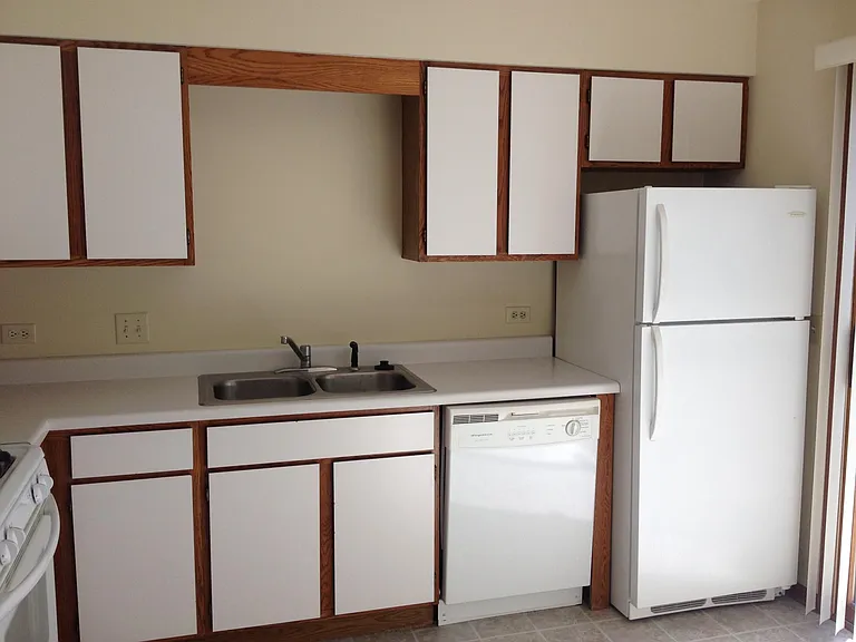 1005 Spafford St #B — Photo 8