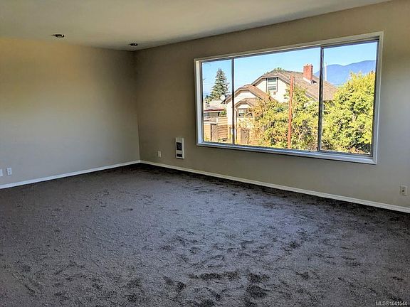 2nd image of 3584 9th Ave