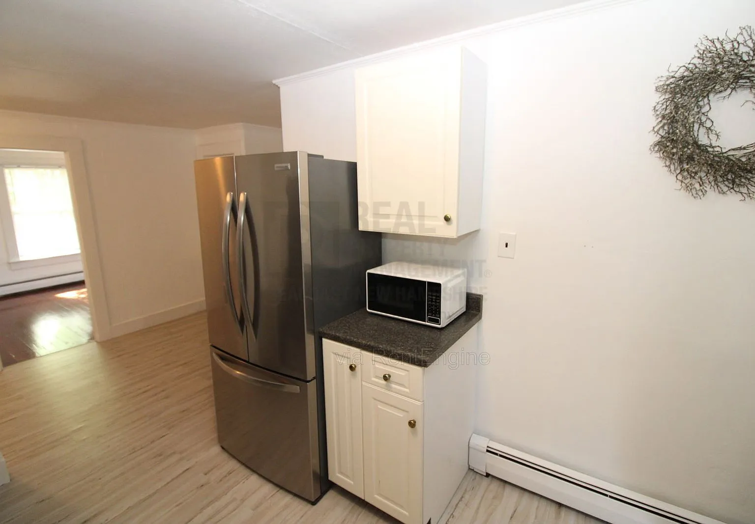 3 bed, 1.0 bath, 1000 sqft, $1,700 — Photo 4