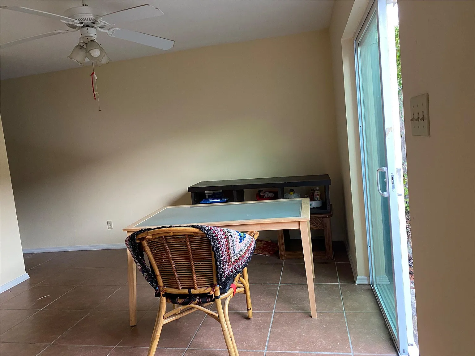 3 bed, 3.0 bath, 1500 sqft, $1,500 — Photo 3