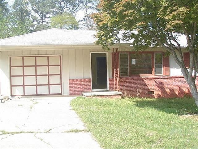 1st image of 21 Bradley Ave SE