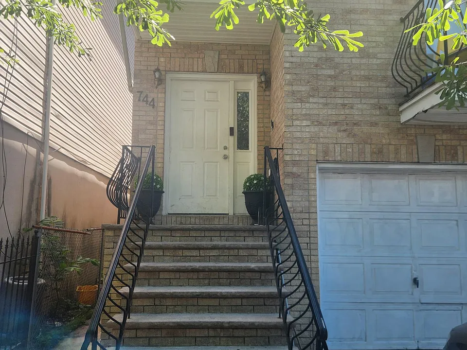 744 S 12th St #2