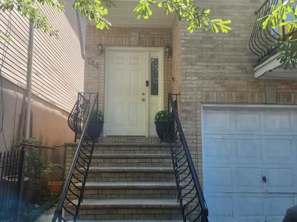744 S 12th St Floor 2, Newark, NJ 07103