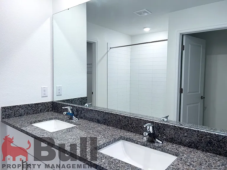 1754 Red Loop — Photo 24