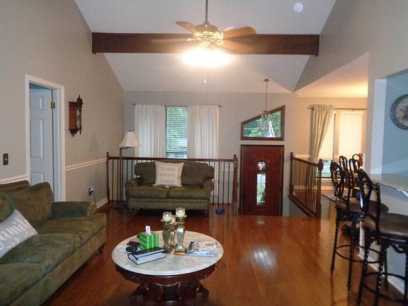 2nd image of 4324 Parkview Dr