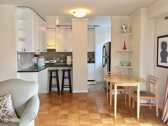 5th image of 224 E 60th St APT 11B