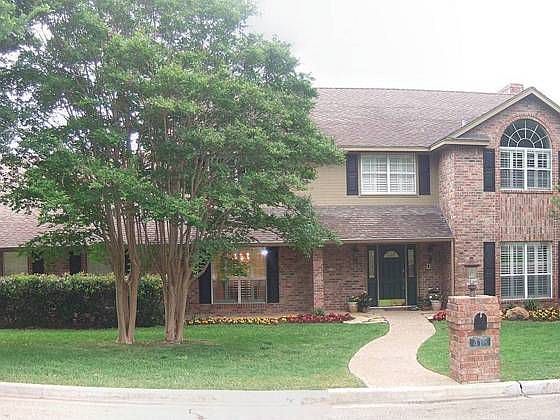 1st image of 418 Woodfall Dr