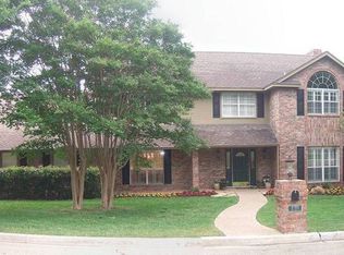 418 Woodfall Dr, Woodway, TX 76712