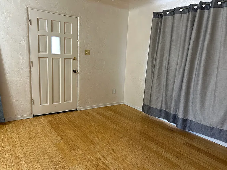 1237 Princeton Dr NE — Photo 12