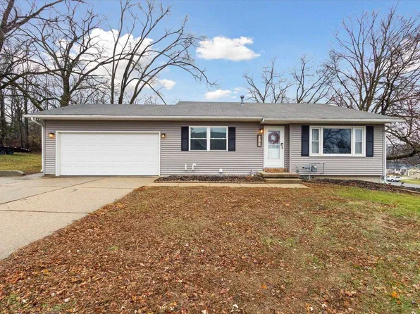 208 Dorow Avenue, Edgerton, WI 53534