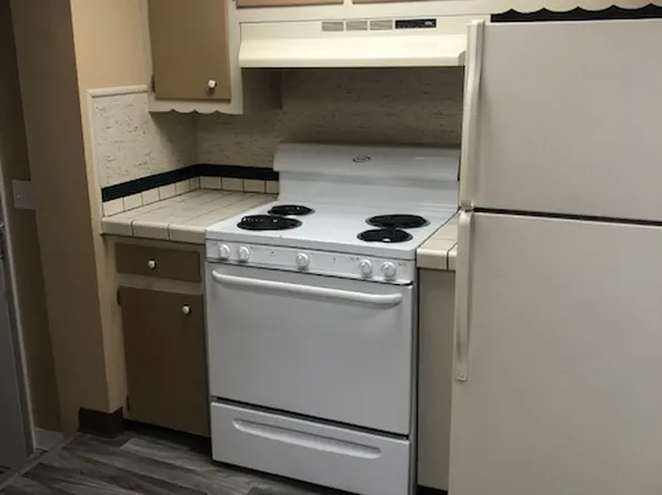 22 E Pennsylvania Ave APT 3, Pen Argyl, PA 18072