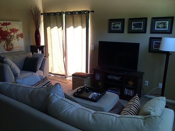 3rd image of 321 E Mimosa Ln