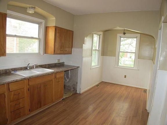 4th image of 5040 Western Hills Ave