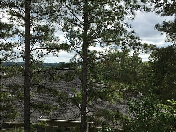 2nd image of 819 Canterbury Overlook NE