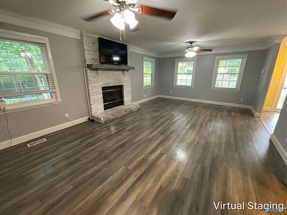 4th image of 1321 Saylor Cir