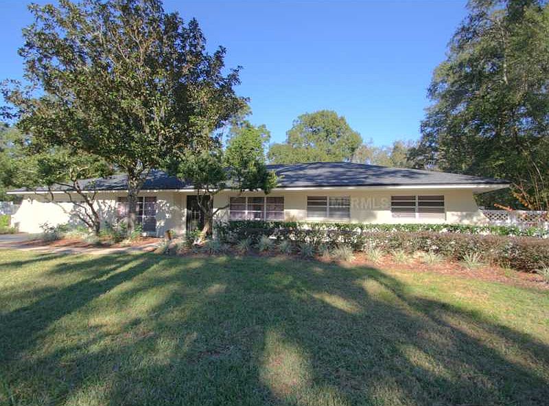 1st image of 207 Blue Lake Dr