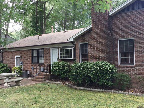 3rd image of 226 Dominion Dr