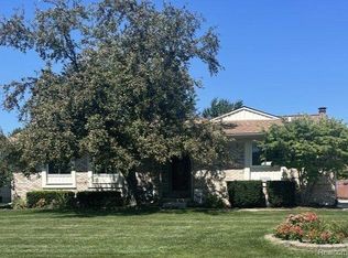 43482 Lynnwood Ct, Canton, MI 48187