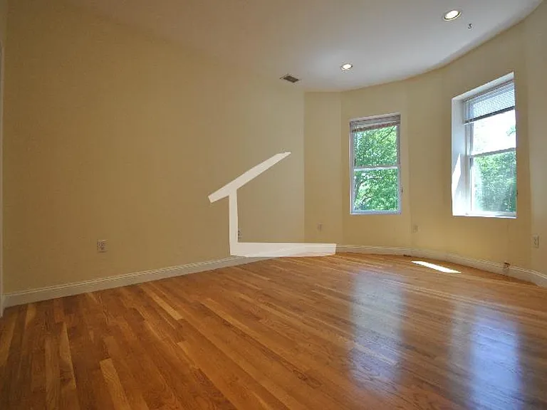 1801 Beacon St #6 — Photo 3