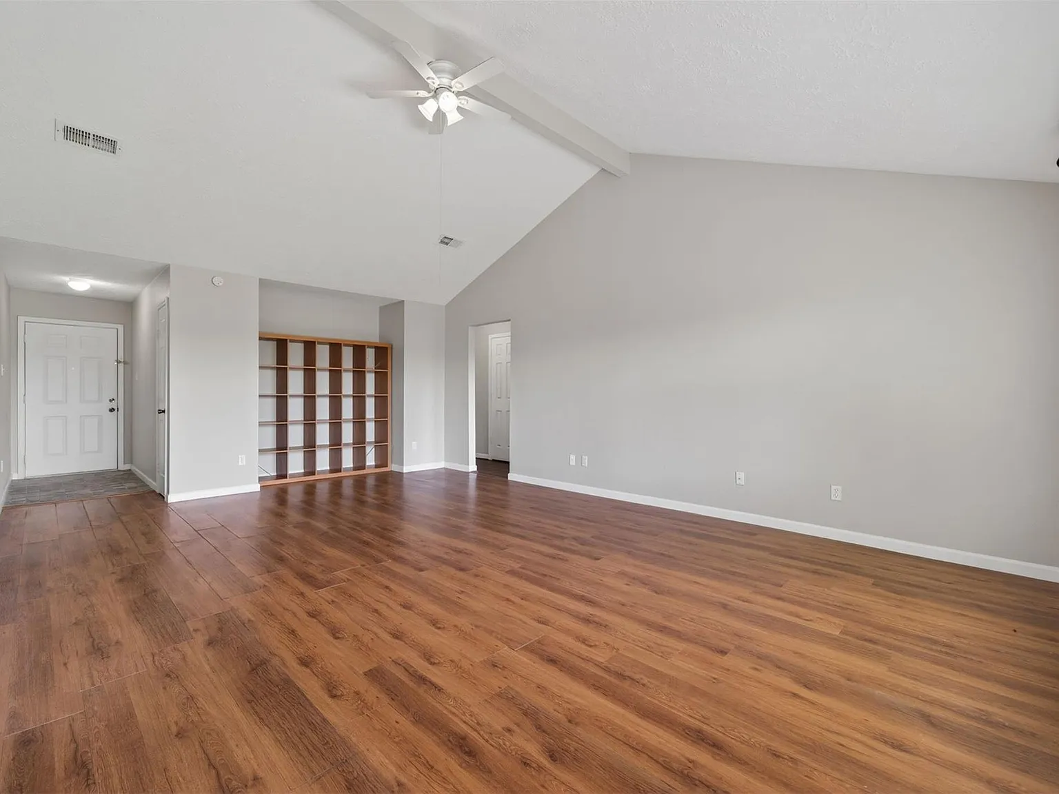 3 bed, 2.0 bath, 1454 sqft, $2,200 — Photo 2