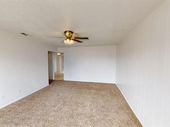 4th image of 3008 N Main St