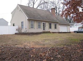 1398 Plumtree Rd, Springfield, MA 01119