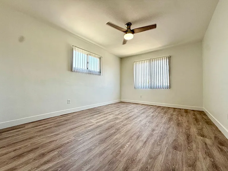 4681-4691 Kansas St — Photo 12