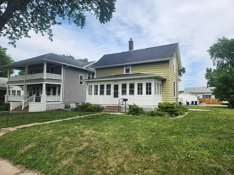 2809 Main St — Photo 2